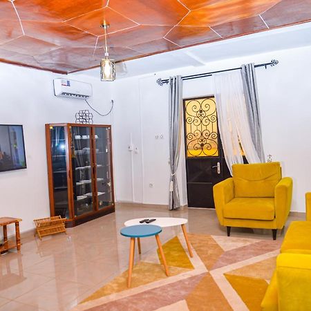 Appartement Meuble 2 Chambres Avec Salle De Bain - 1 Salon - 1E Cuisine - La Concorde - Quartier Nkomkana Yaoundé Extérieur photo