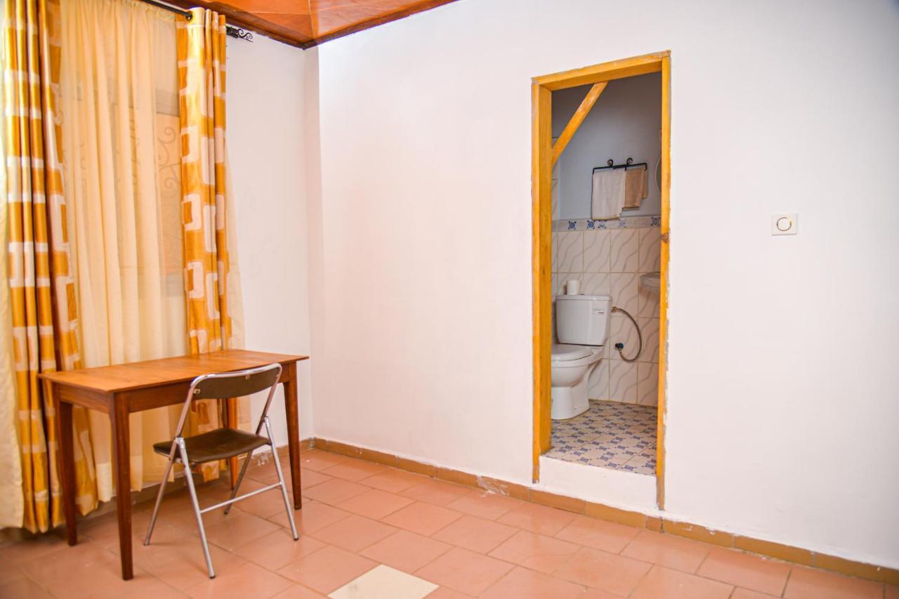 Appartement Meuble 2 Chambres Avec Salle De Bain - 1 Salon - 1E Cuisine - La Concorde - Quartier Nkomkana Yaoundé Extérieur photo